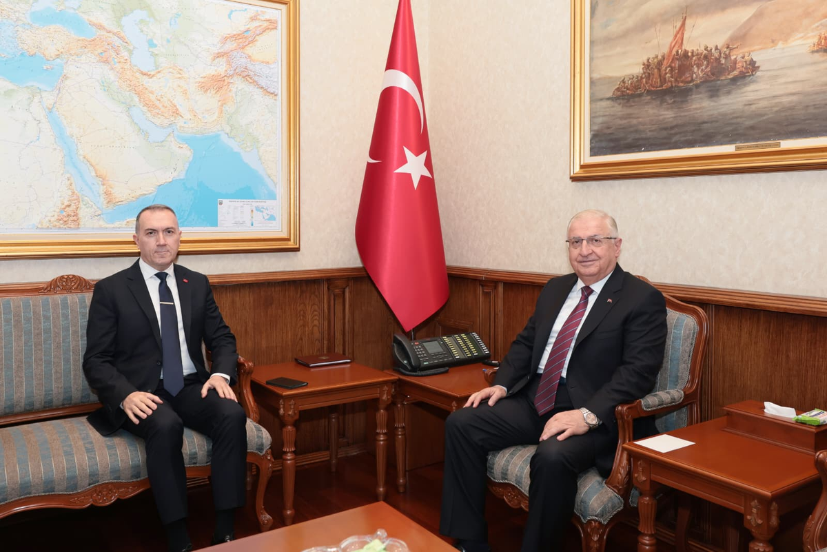 Milli Savunma Bakanı Yaşar Güler, Seul Büyükelçiliği'ne atanan Yıldız'ı kabul etti