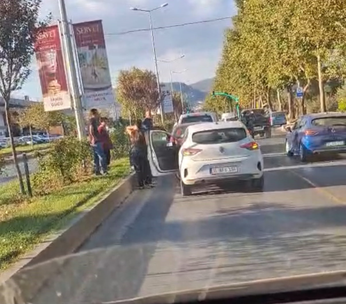 Muğla Menteşe'de 3 aracın karıştığı zincirleme kazada maddi hasar oluştu