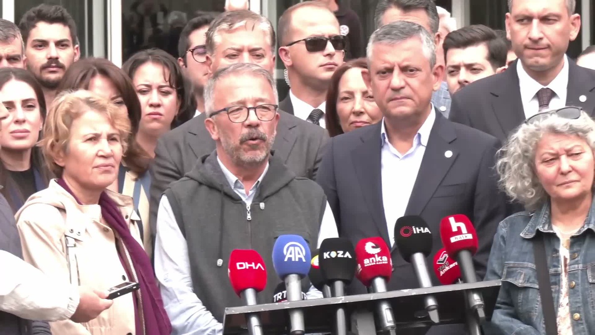 Fon krizi tartışmalarına Özgür Özel'de katıldı! "Asrın soygunu ile karşı karşıyayız"