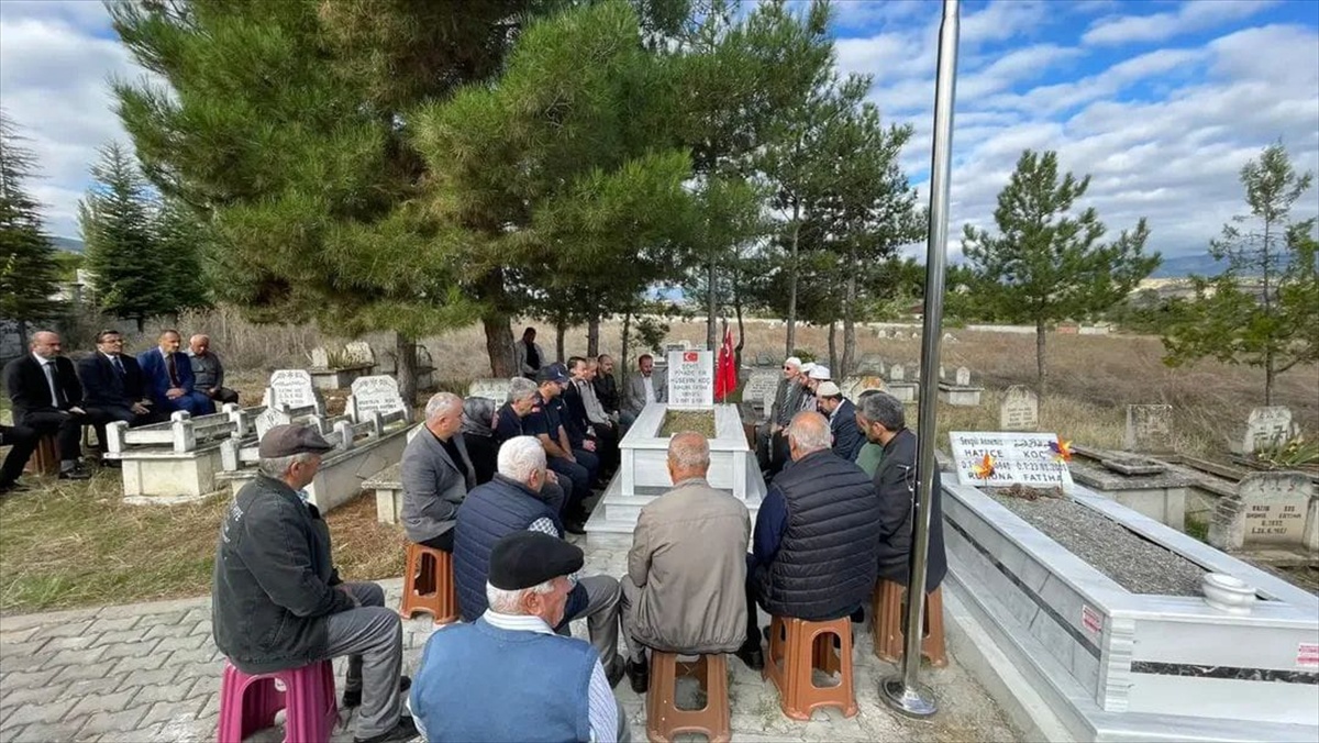 Şehit Hüseyin Koç Tosya'da kabri başında anıldı