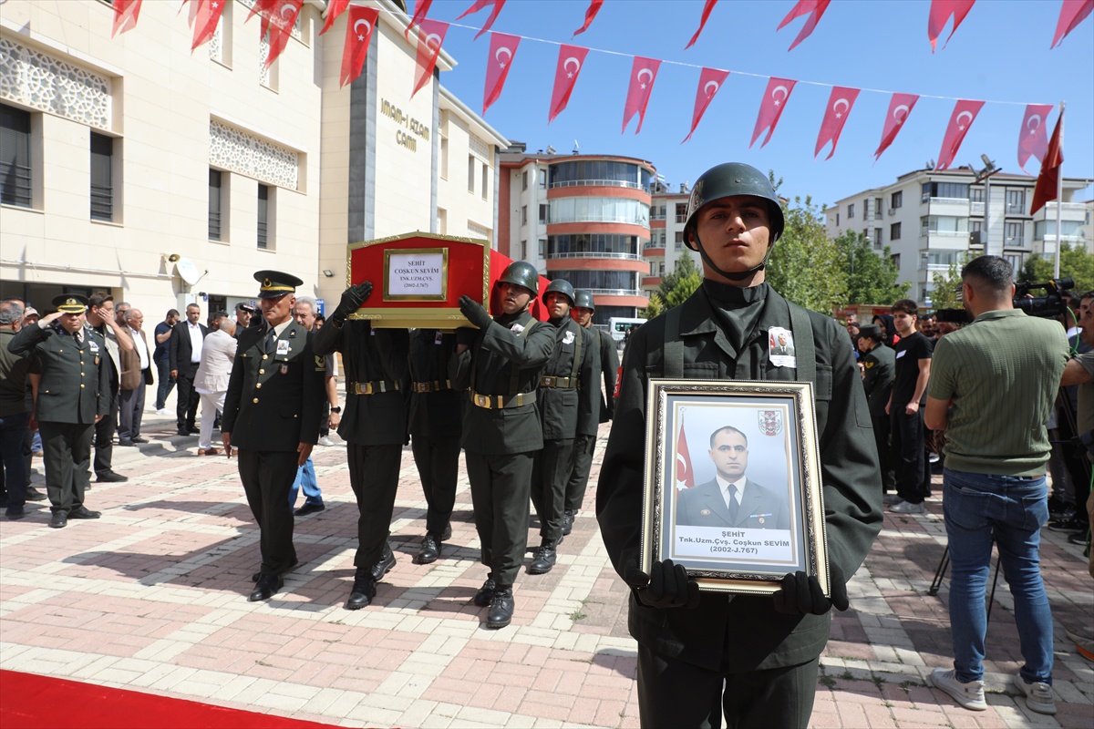Şehit Uzman Çavuş Coşkun Sevim son yolculuğuna uğurlandı