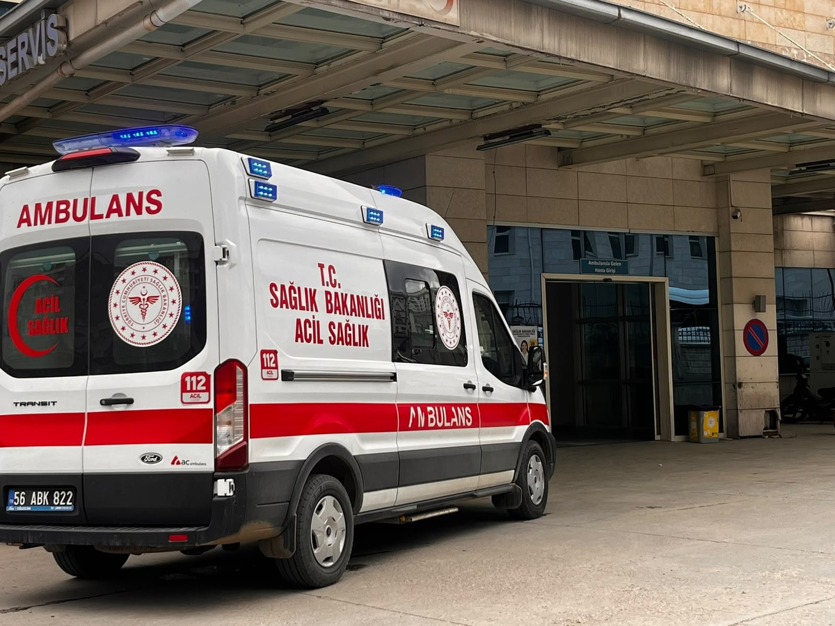 Siirt Gökçebağ'da patpat devrildi, fıstık toplamaya giden 7 kişi yaralandı
