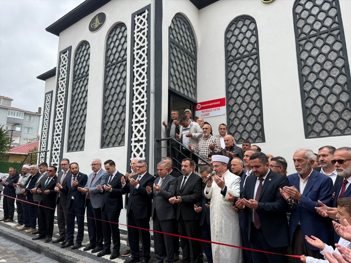 Sinop Durağan'da Merkez Yeni Cami, Türkiye Diyanet Vakfı katkılarıyla ibadete açıldı