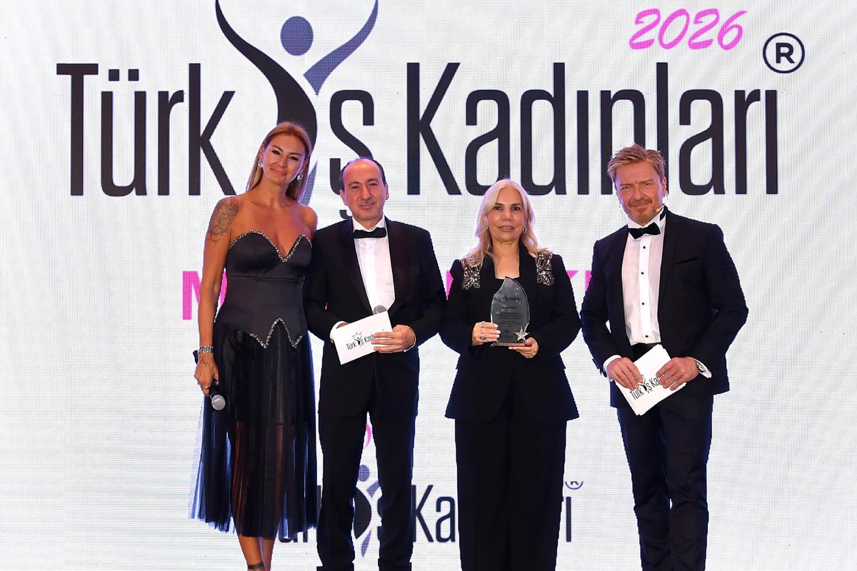 Türk İş Kadınları Plaket Töreni'nde ödüller sahiplerini buldu