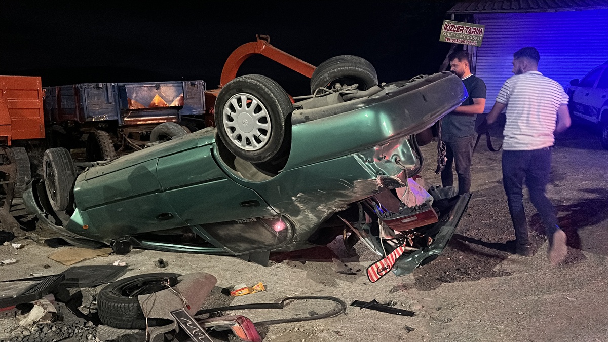 Van'da devrilen otomobilin sürücüsü ağır yaralandı