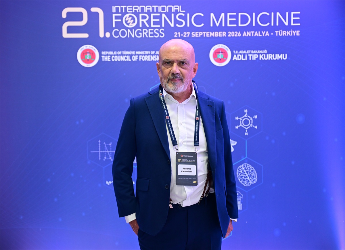Adli tıp uzmanları yaş tayininde yapay zekanın fayda ve risklerine dikkat çekti