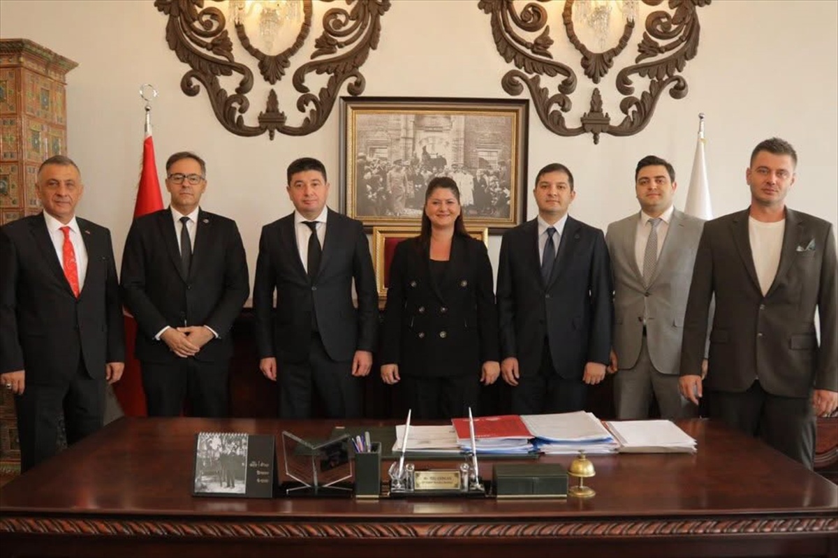 AK Parti'li Gider, Keşan'da esnaf ve vatandaşların taleplerini dinledi
