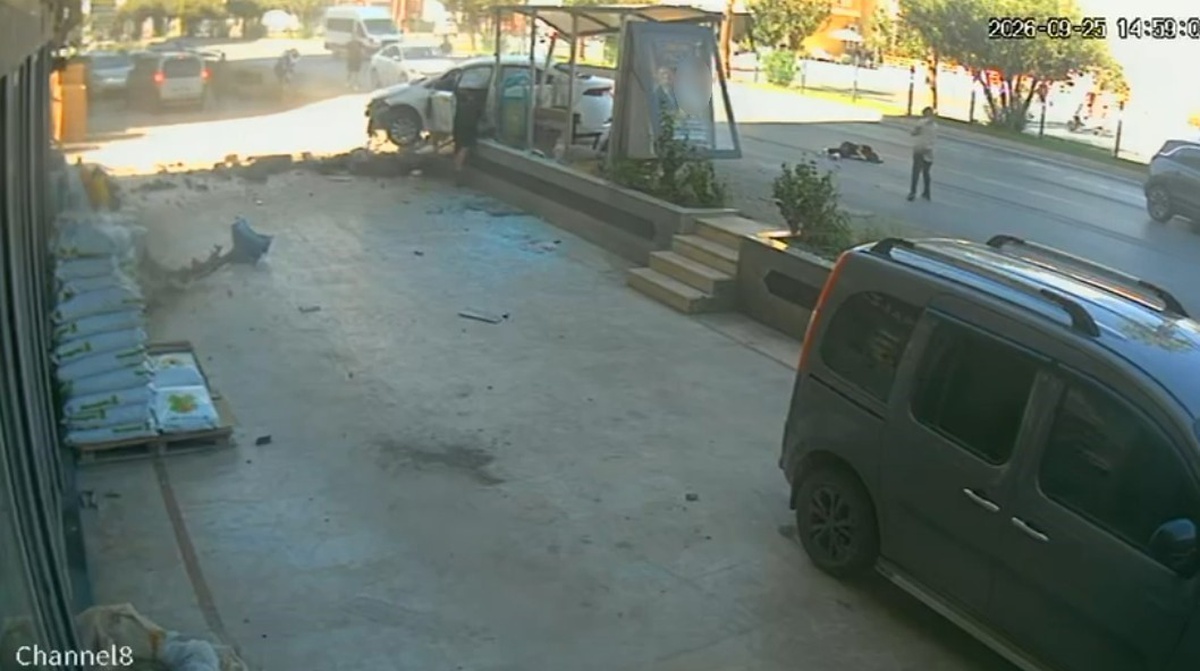 Alanya'da otomobil tıp öğrencisi kıza ve otobüs durağına çarptı, 3 kişi yaralandı
