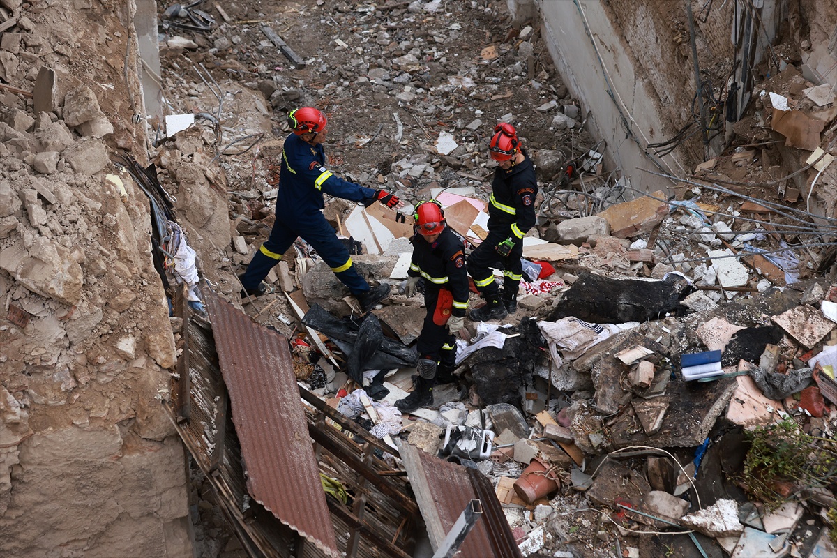 Atina Plaka'da patlamada yıkılan binanın enkazından 1 kişinin cesedi çıkarıldı