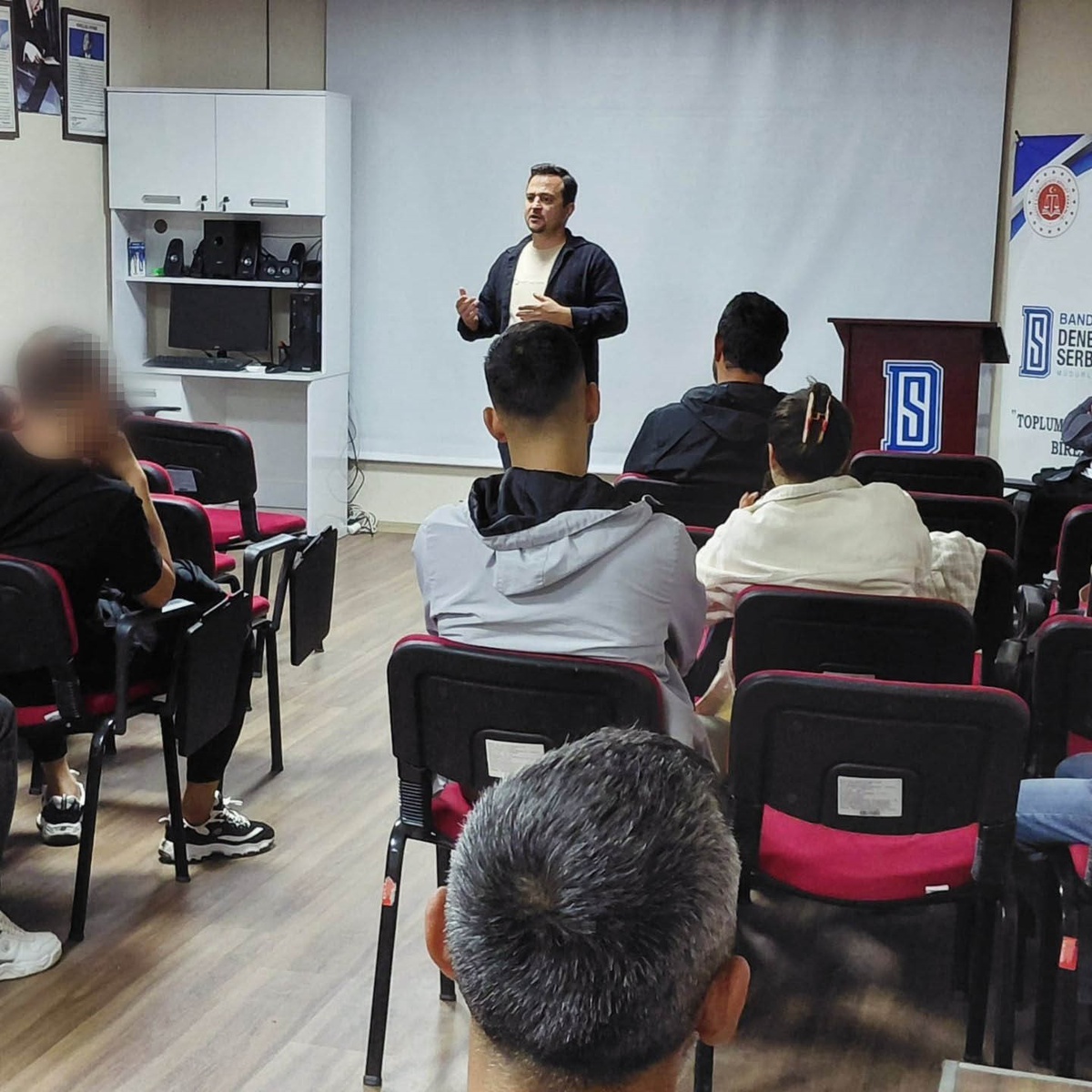 Bandırma'da yükümlülere İŞKUR işbirliğiyle istihdam semineri düzenlendi