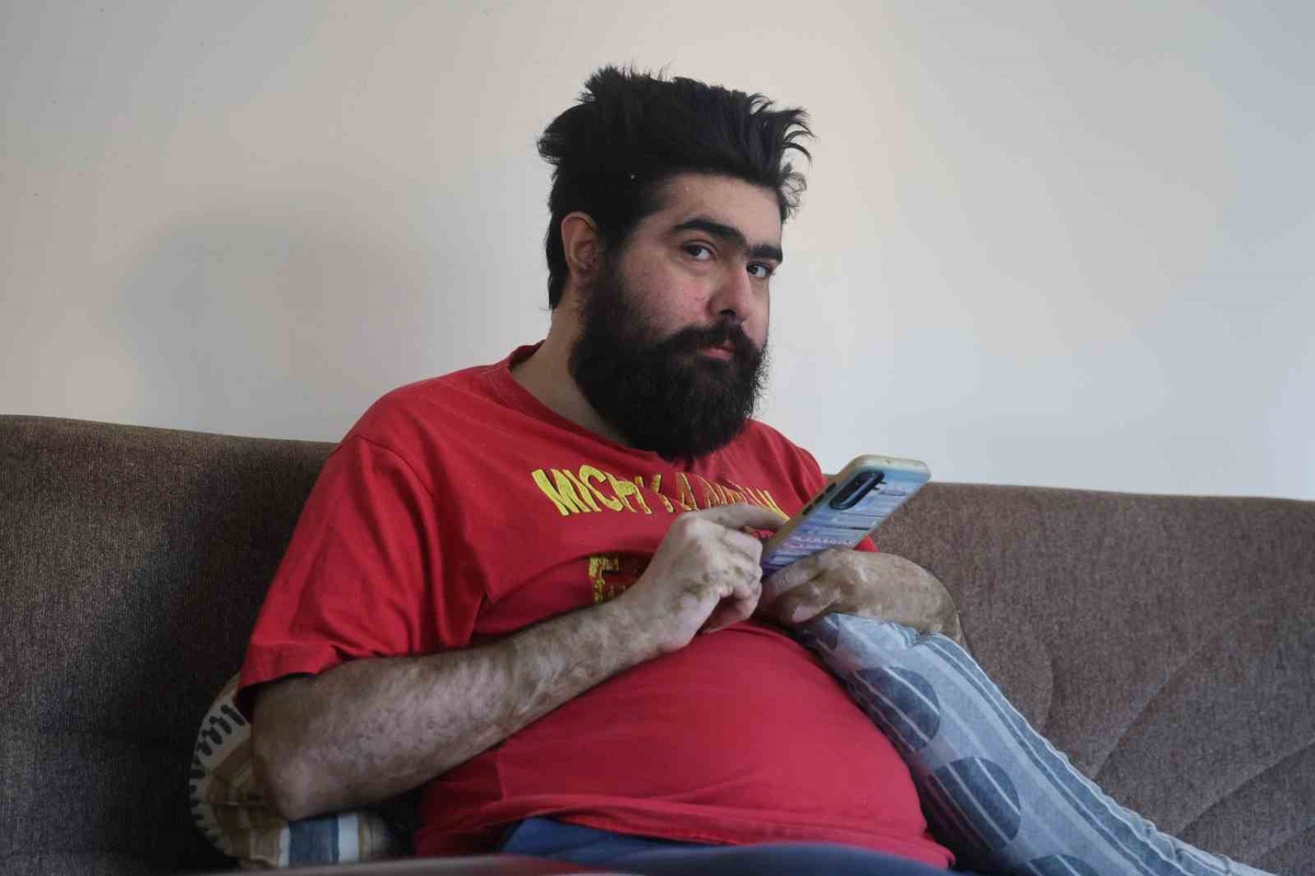 Depremzede Barış Özbay 3 aylık tedaviden sonra ilaçlarını bıraktı! “En son ne zaman duş aldığımı hatırlamıyorum”
