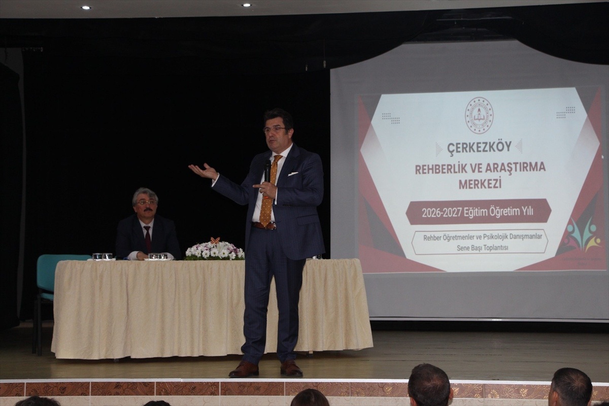 Çerkezköy'de rehberlik toplantısına İl Milli Eğitim Müdürü Yeniyol katıldı
