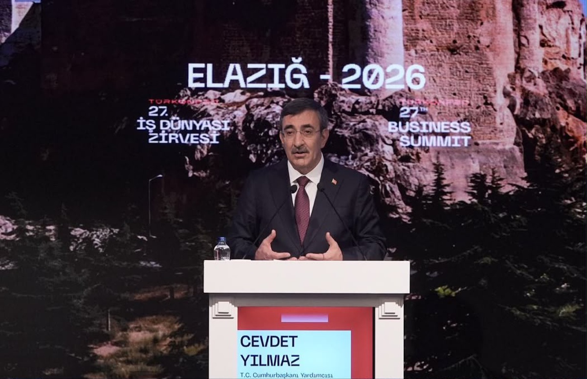 Cevdet Yılmaz, Elazığ'daki zirvede 2029'da yüzde 5 büyüme öngörüsünü paylaştı
