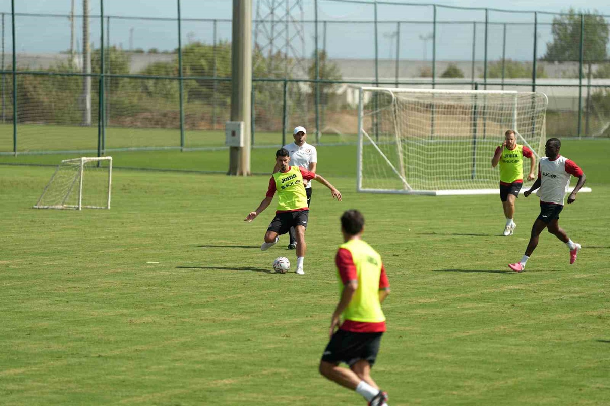 Çorum FK, Antalya kampında Burak Yılmaz yönetiminde çift antrenman yapıyor