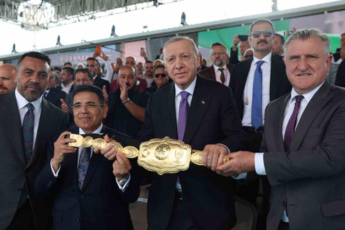 Cumhurbaşkanı Erdoğan, Yağlı Güreş Cumhurbaşkanlığı Kupası’nı takip etti