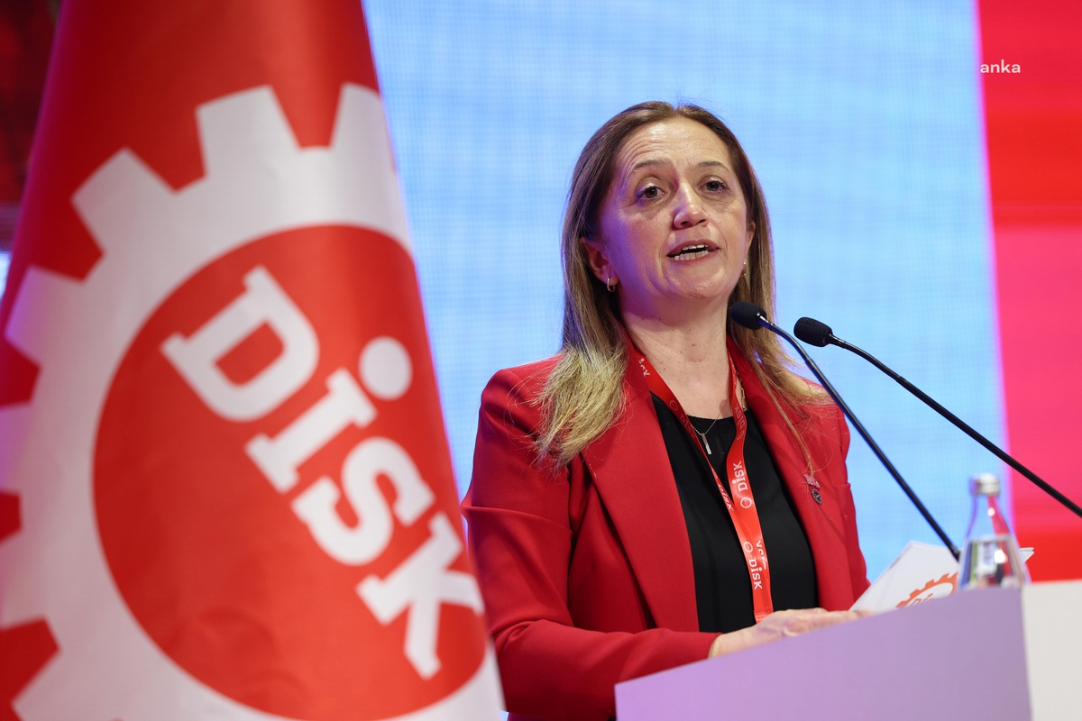 DİSK Başkanı Çerkezoğlu, AYM önünde yaşamına son veren emekli polis için çağrı yaptı