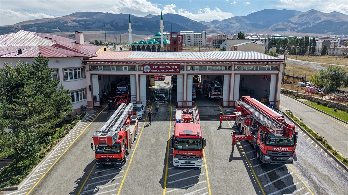Erzurum İtfaiyesi 232 personel, 63 araçla 4,68 dakikada olaya müdahale ediyor