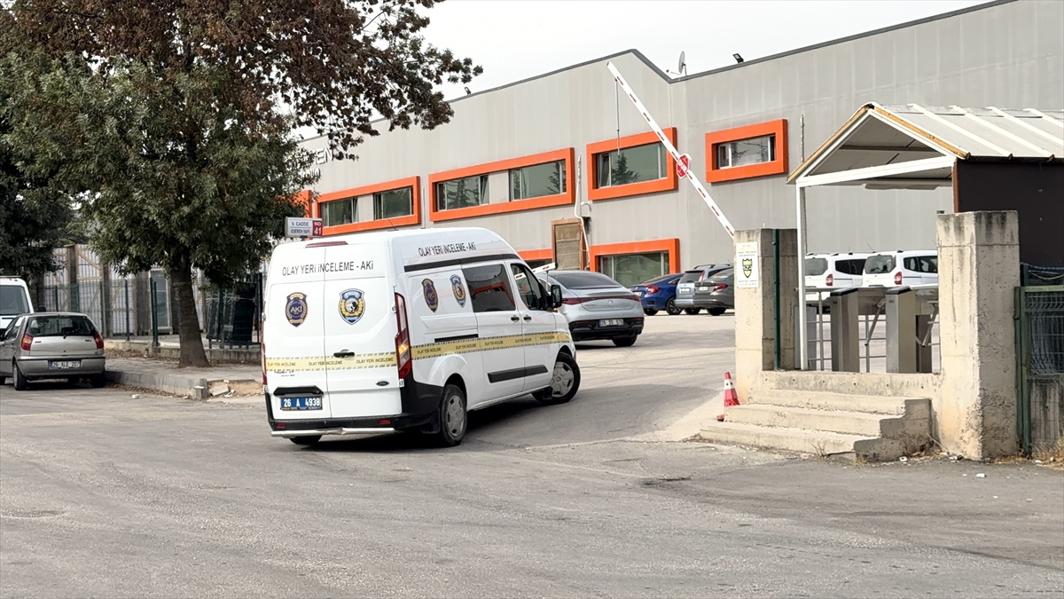 Eskişehir Odunpazarı'nda fabrikada 7,5 metre yükseklikten düşen işçi yaşamını yitirdi