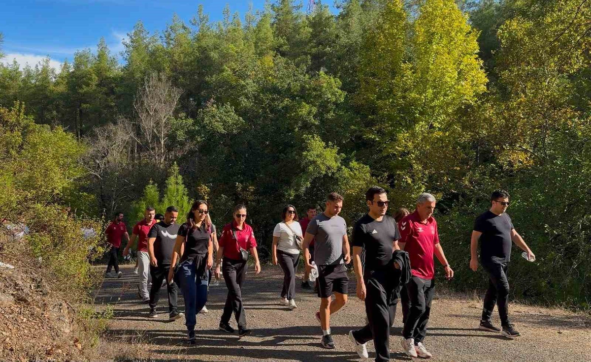 Gazipaşa'da Avrupa Spor Haftası doğa yürüyüşüne Kaymakam Uğuz katıldı