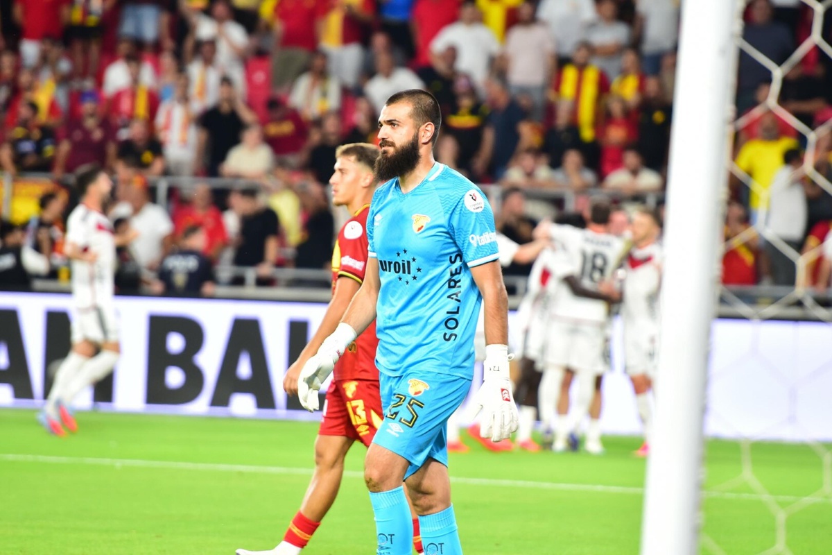 Göztepe'de yeni transferler katkı veremedi, Gugeshashvili kadro dışı kaldı