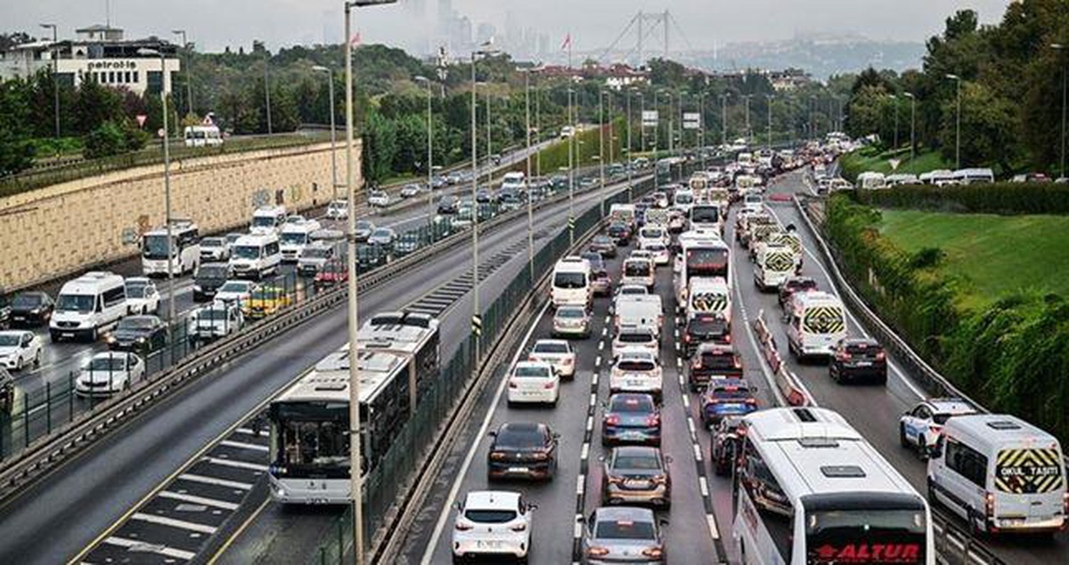 İstanbul'da trafik var mı? SON DAKİKA! 26 Eylül Cumartesi hangi ilçelerde trafik var, hangi yollar kapalı?
