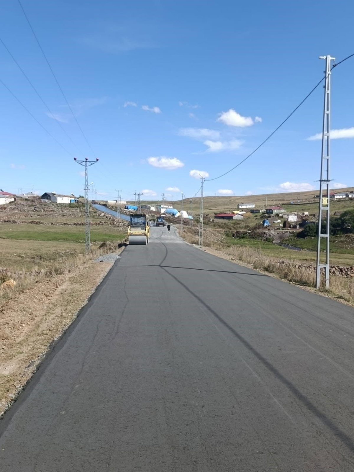 Kars Susuz’da İncilipınar köyünde SSB beton yol yapım çalışması başlatıldı