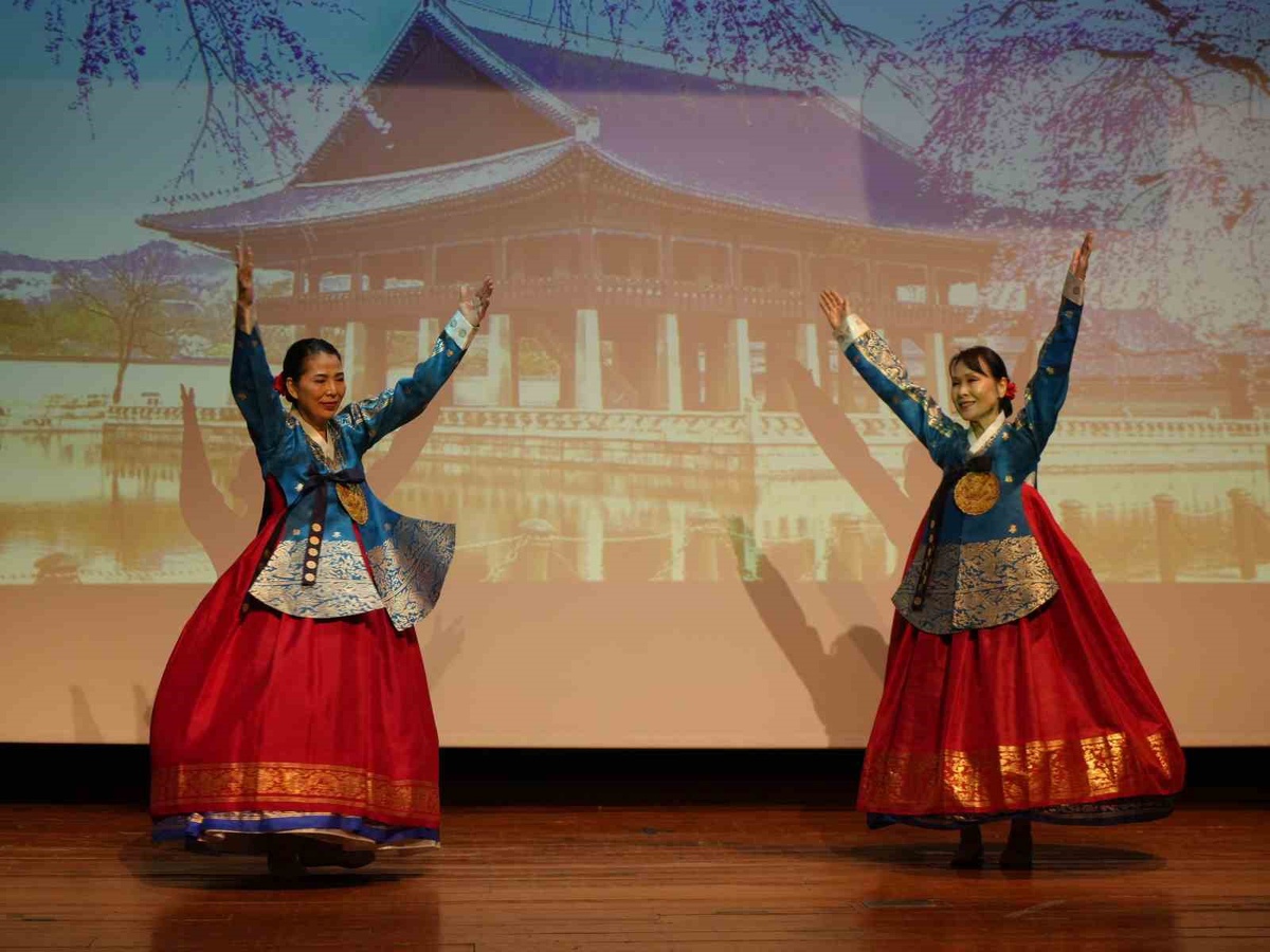 Kastamonu'da Güney Kore'nin Hanbok defilesi KUZKA desteğiyle düzenlendi