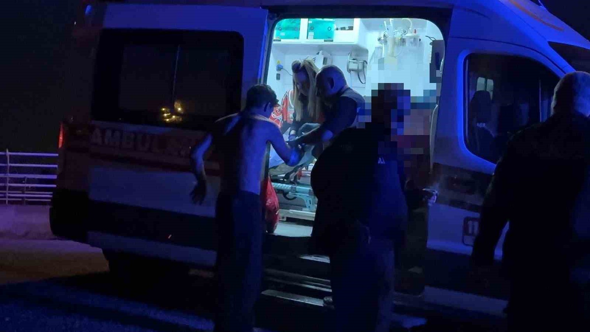 Kayseri’nin Kocasinan ilçesinde ağabey-kardeş kavgasında 2 kişi bıçakla yaralandı