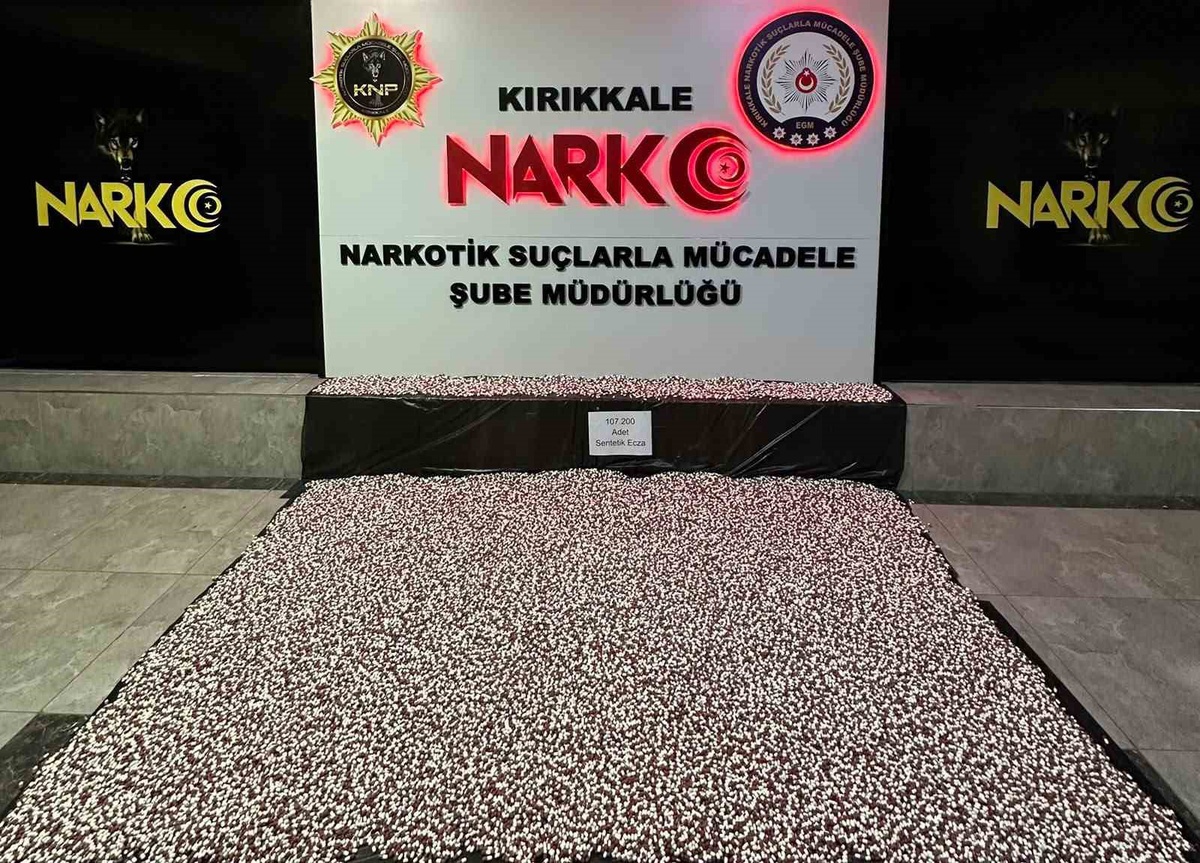 Kırıkkale'de 107 bin 200 sentetik ecza hapı ele geçirildi