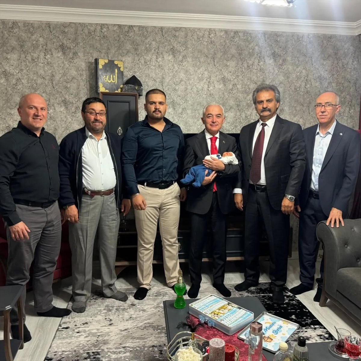 Kırklareli Valisi Turan, Aile Yılı kapsamında Mustafa Güçlü'nün evini ziyaret etti