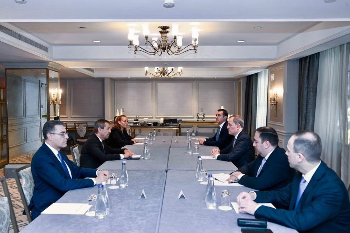 KKTC Dışişleri Bakanı Ertuğruloğlu, BM 81. Genel Kurulu’nda Bayramov ile görüştü