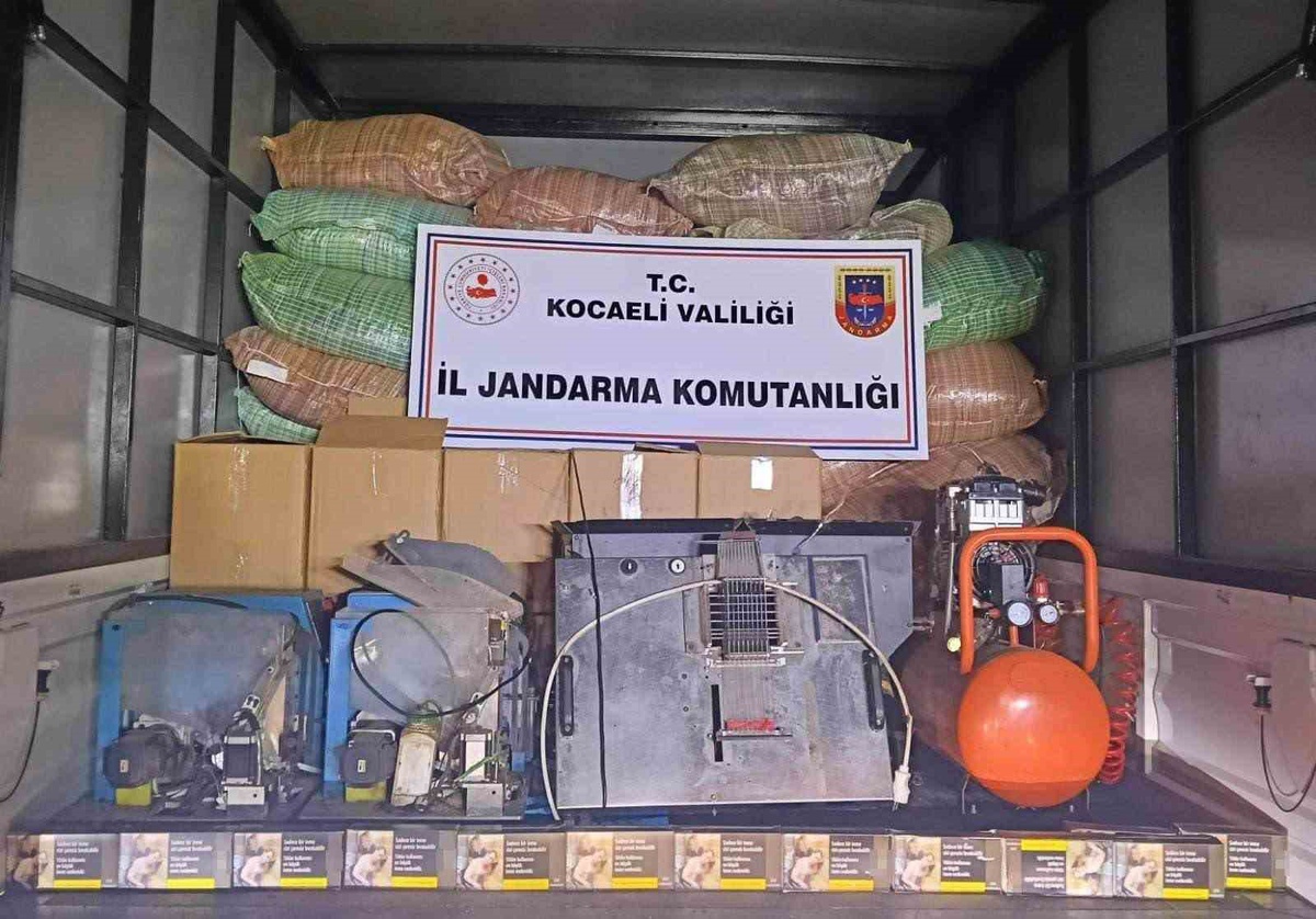 Kocaeli Darıca'da kaçak tütün operasyonunda 4 milyon TL'lik ürün ele geçirildi
