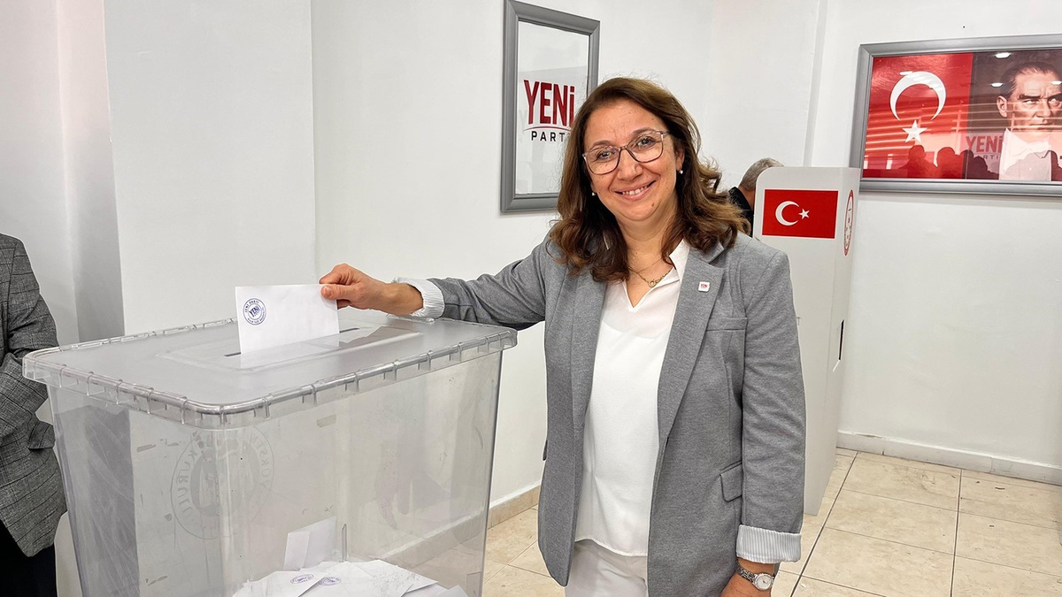 Kula'da Yeni Parti ön seçimini Esen Çınar 95 oy farkla kazandı