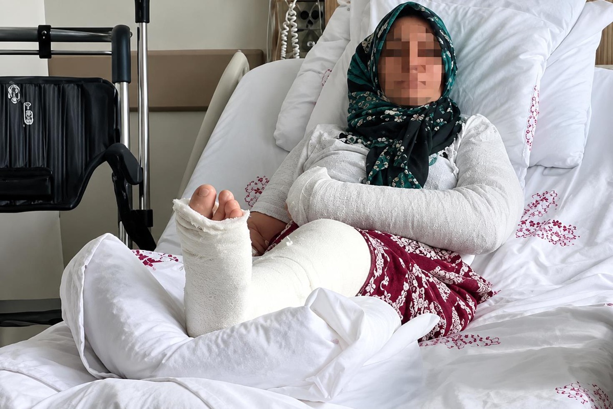 Mersin'de tatlıcıda saldırıya uğrayan 3 çocuk annesi kadının kolu ve bacağı kırıldı