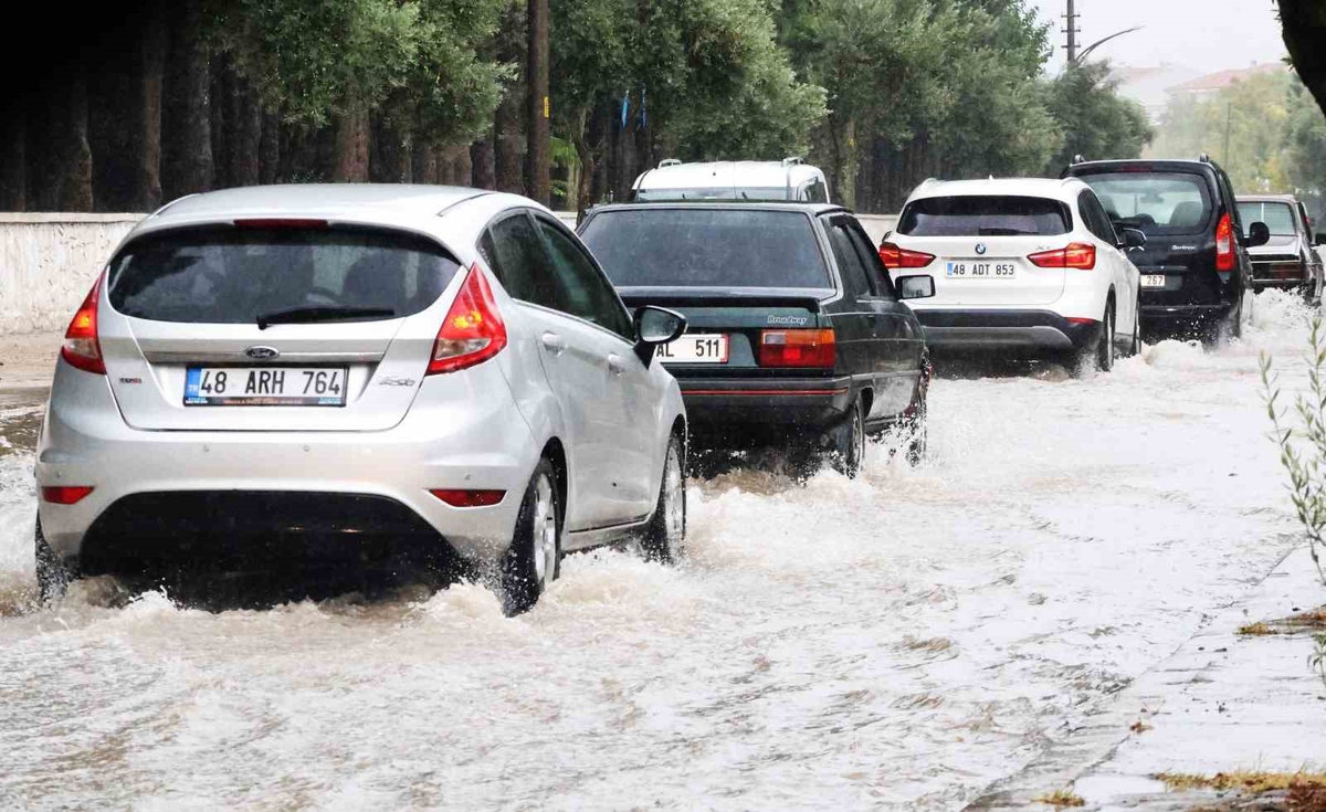 Meteoroloji, Muğla'nın iç kesimleri için Pazar günü kuvvetli yağış uyarısı yaptı