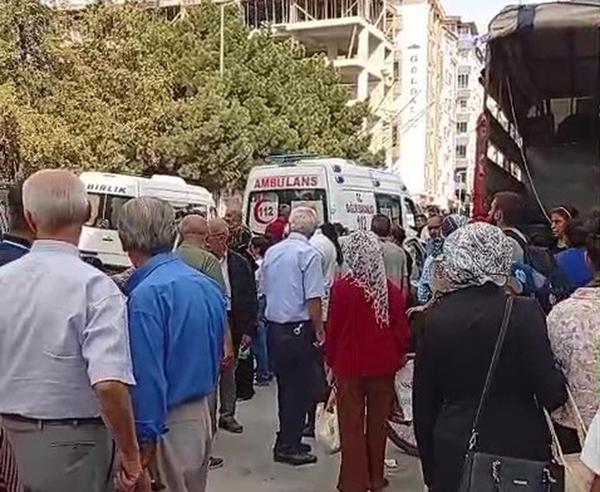 Milletvekili Veli Ağbaba pazarda yere yığıldı, Turgut Özal Tıp Merkezi'ne kaldırıldı