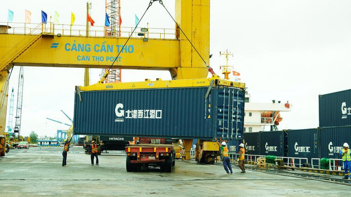 Pinglu Kanalı'ndan geçen ilk dış ticaret gemisi Can Tho'da törenle karşılandı