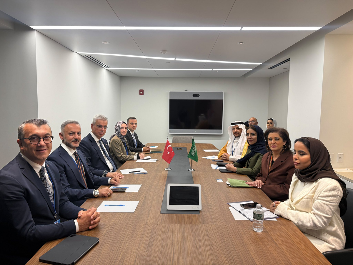 Sağlık Bakanı Memişoğlu New York'ta DSÖ ve Suudi Bakan Yardımcısıyla görüştü