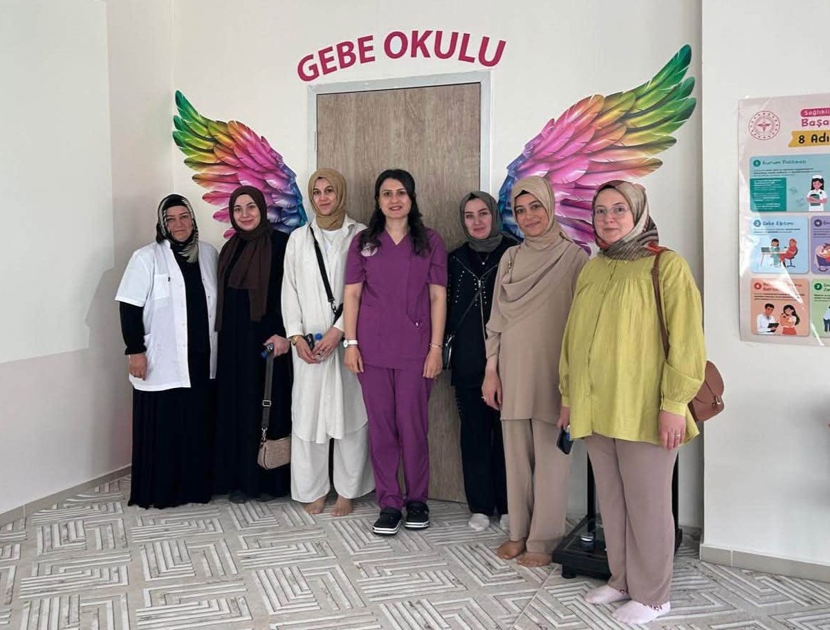 Sağlıklı Hayat Merkezi'nde anne adaylarına doğuma hazırlık eğitimi verildi