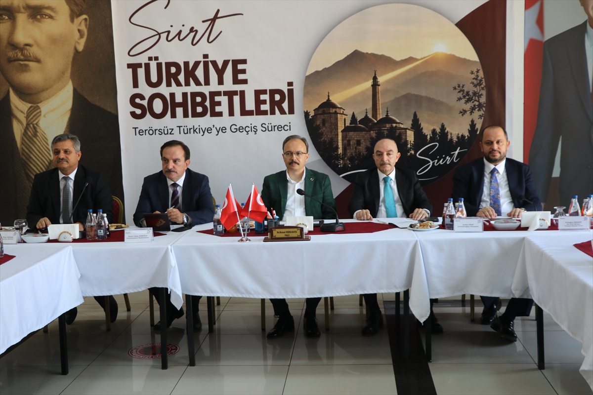Siirt'te 'Türkiye Sohbetleri' programı düzenledi
