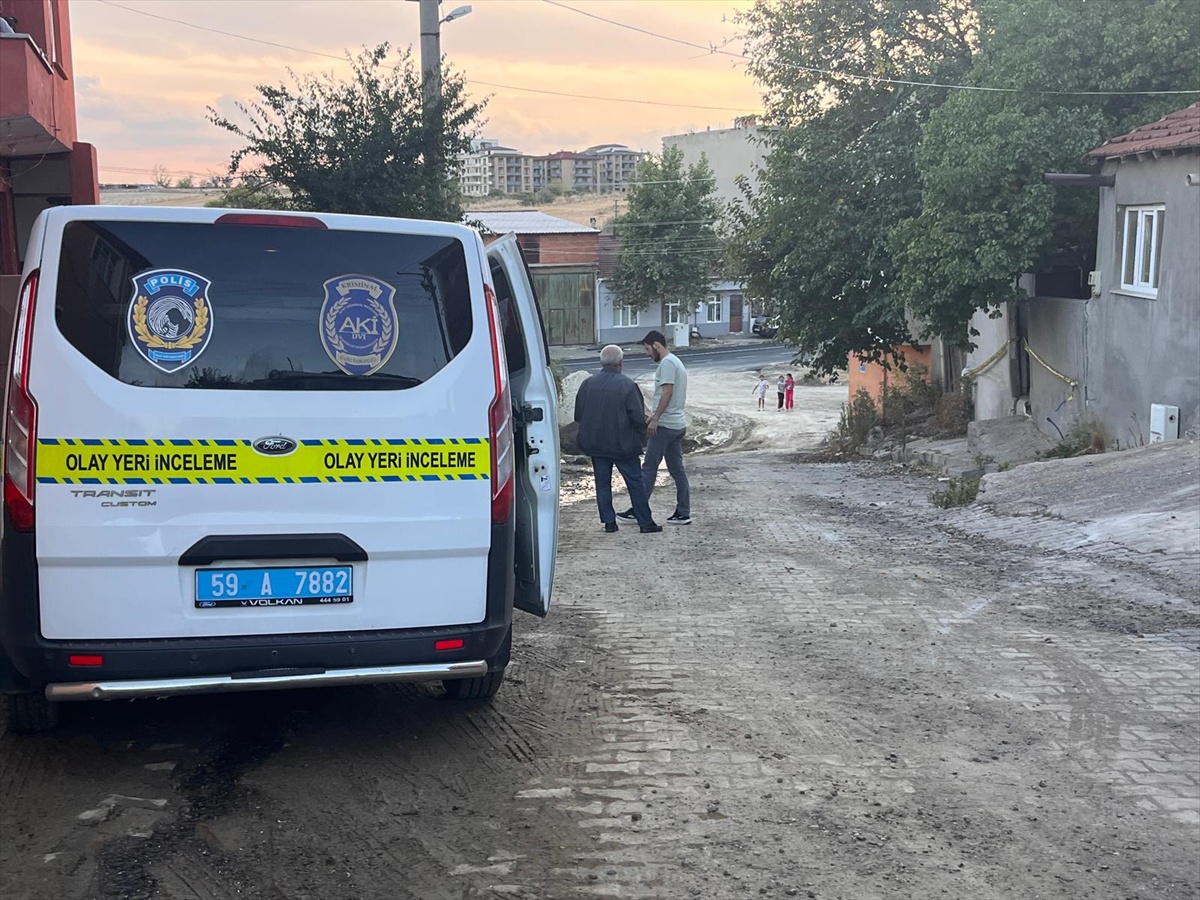 Tekirdağ Hayrabolu'da yalnız yaşayan 54 yaşındaki kişi evinde ölü bulundu