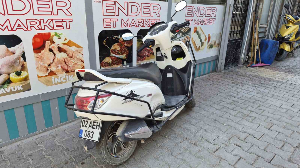 Adıyaman'da otomobil ile motosiklet çarpıştı, motosiklet sürücüsü yaralandı