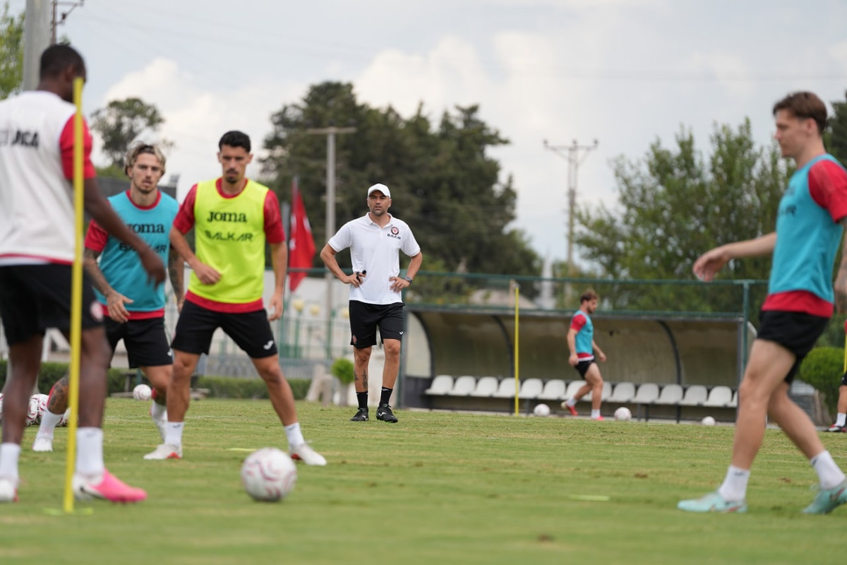 ARCA Çorum FK, Antalya kampında Burak Yılmaz yönetiminde çift antrenman yaptı