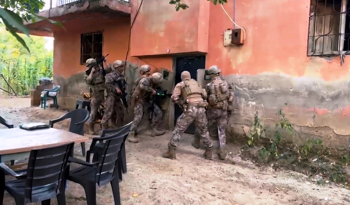 Bitlis'te operasyonda 9 kilo 45 gram esrar ele geçirildi, 1 şüpheli tutuklandı
