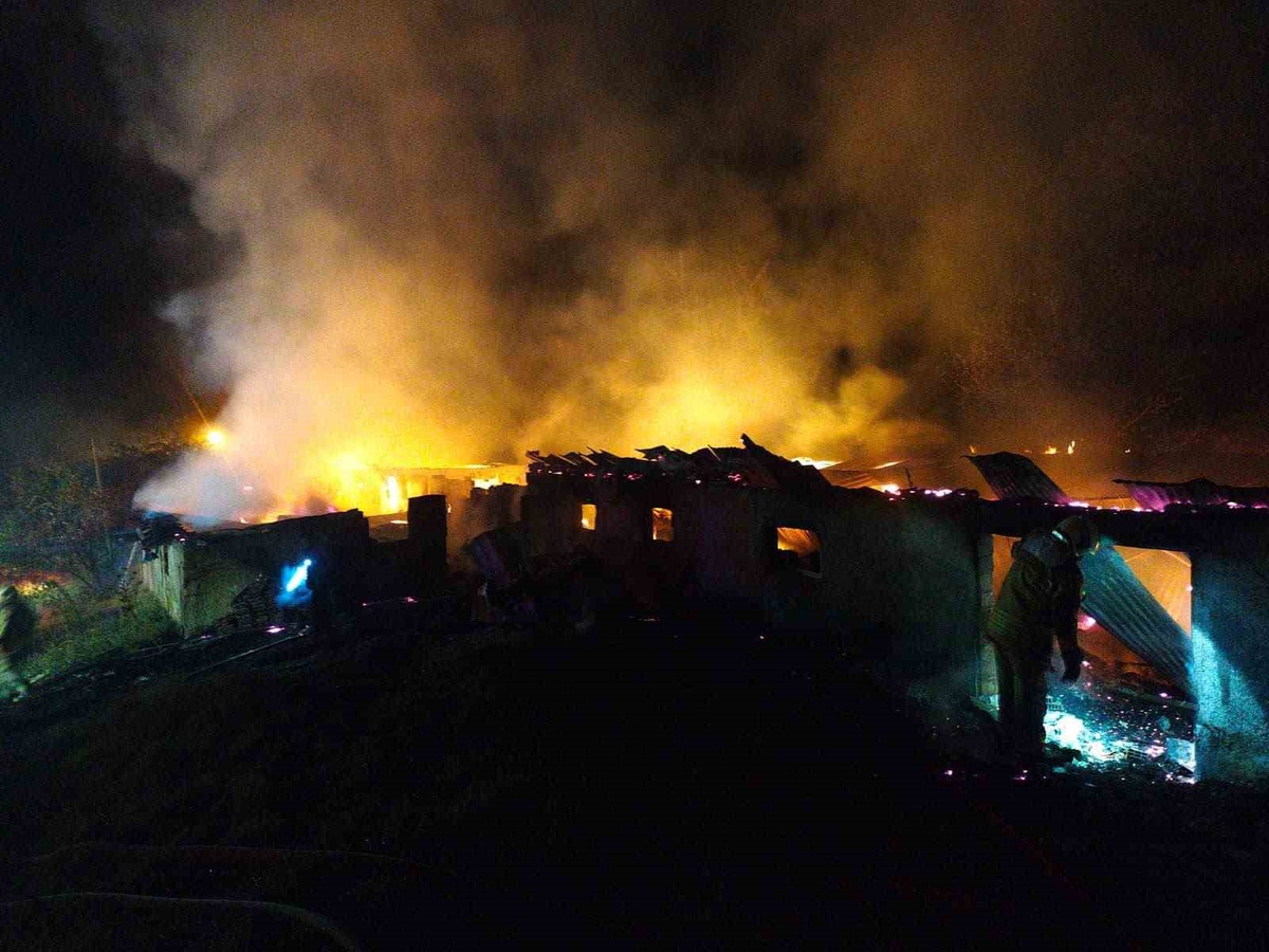 Bolu Mudurnu'da saman balyalı kümes yangını çevreye sıçramadan söndürüldü