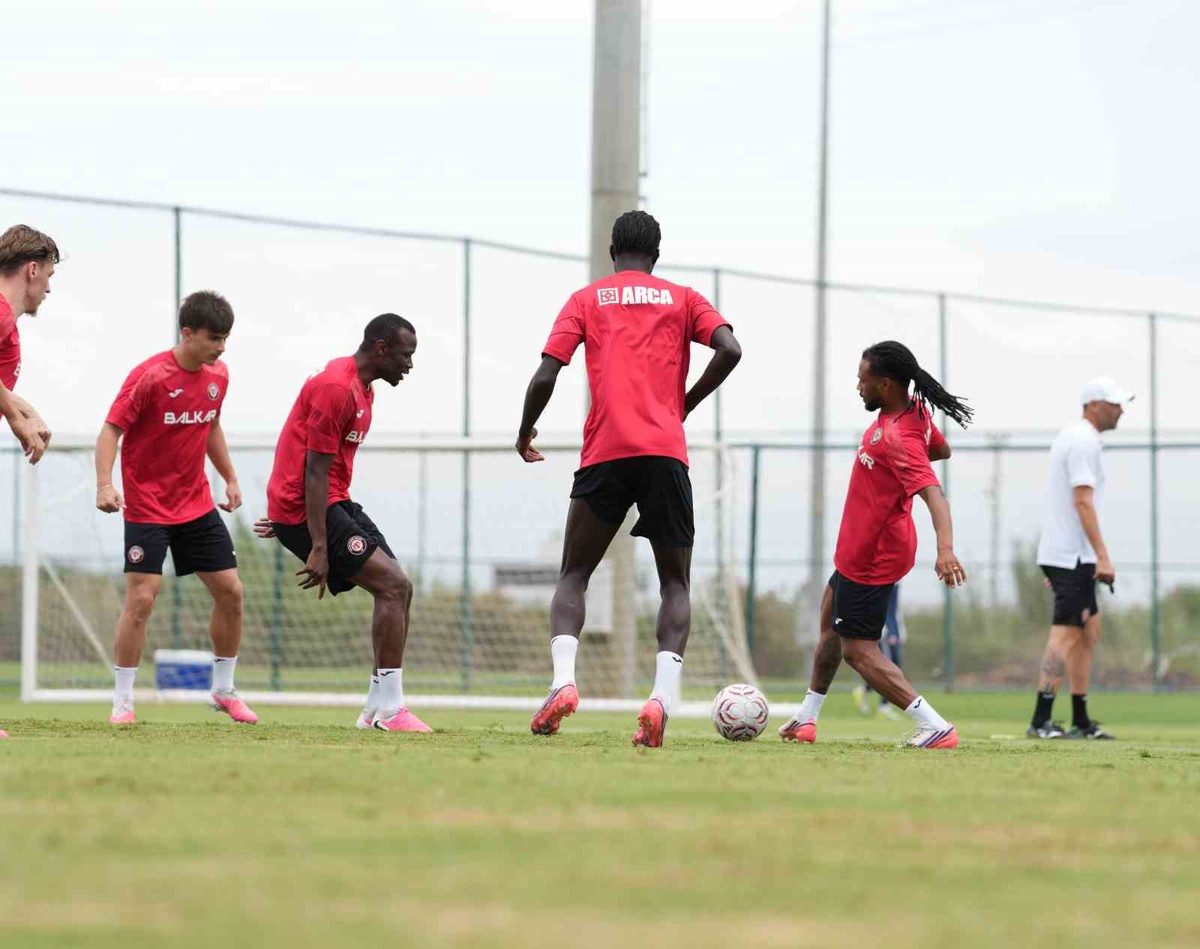 Çorum FK, Antalya kampında çift antrenmanla çalışmalarını sürdürdü