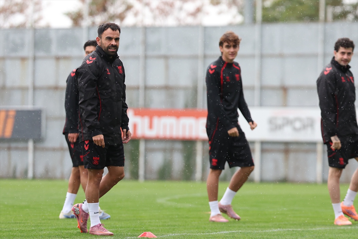 Ekenler Beton Sivasspor, Orfa Yap Pendikspor maçı öncesi çift kale maç yaptı