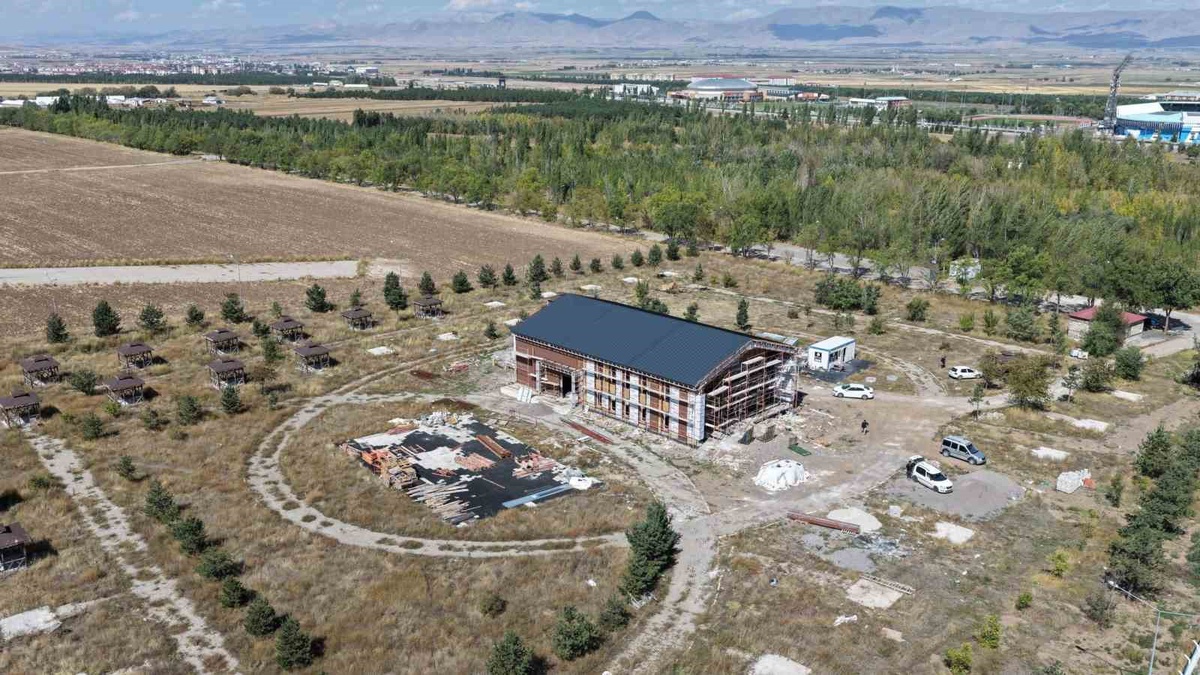 Erzurum’da Atatürk Üniversitesi Milli Teknoloji Atölyesi tamamlanma aşamasına geldi