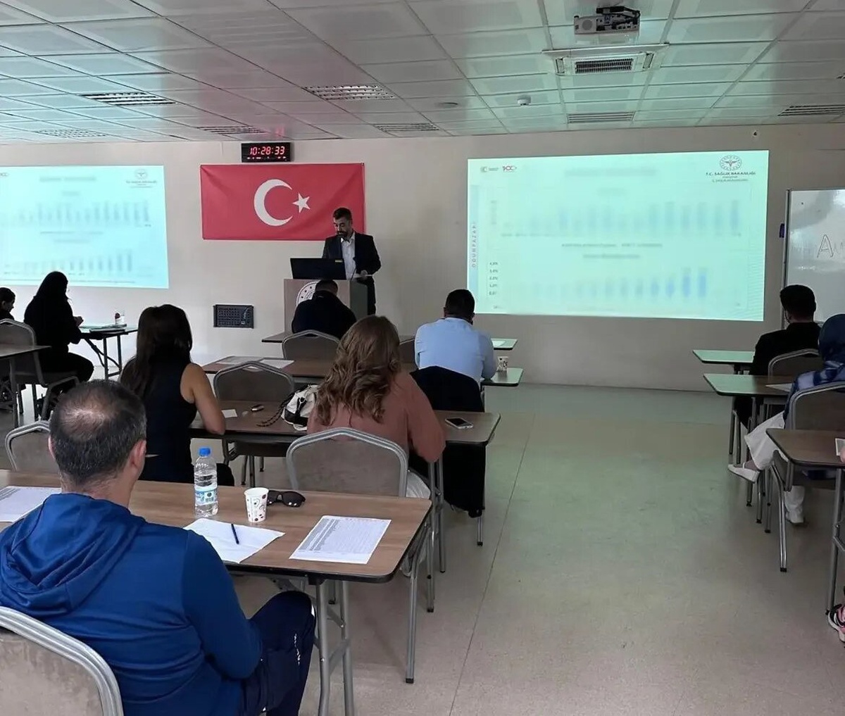 Eskişehir İl Ambulans Servisi toplantıda başarılı ekiplere teşekkür belgesi verdi