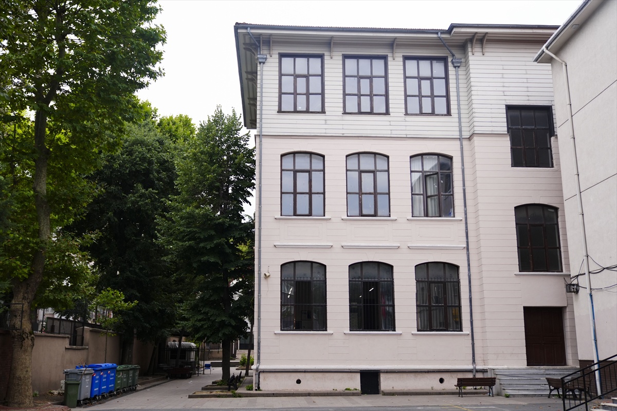 Fatih Gelenbevi Anadolu Lisesi 1911'den bu yana eğitim mirasını müzesiyle yaşatıyor